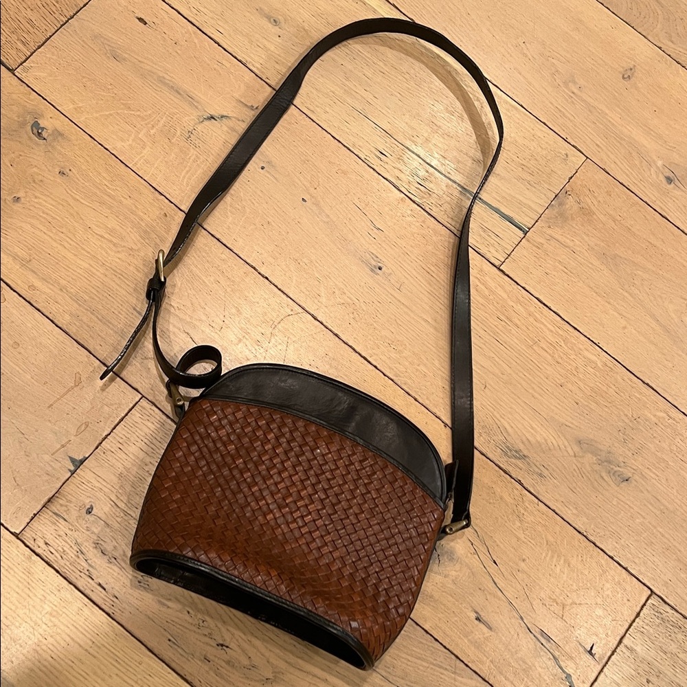 Talbots leather crossbody purse - Picture 8 of 8